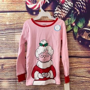 Brand new Carter’s girls 2 piece Pajama set. Size 2T